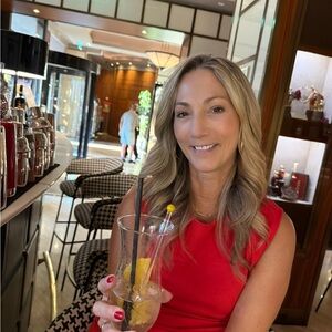 Meet your Posher, Wendie